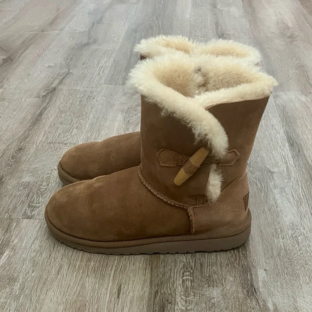UGG Ebony Boots in Chestnut